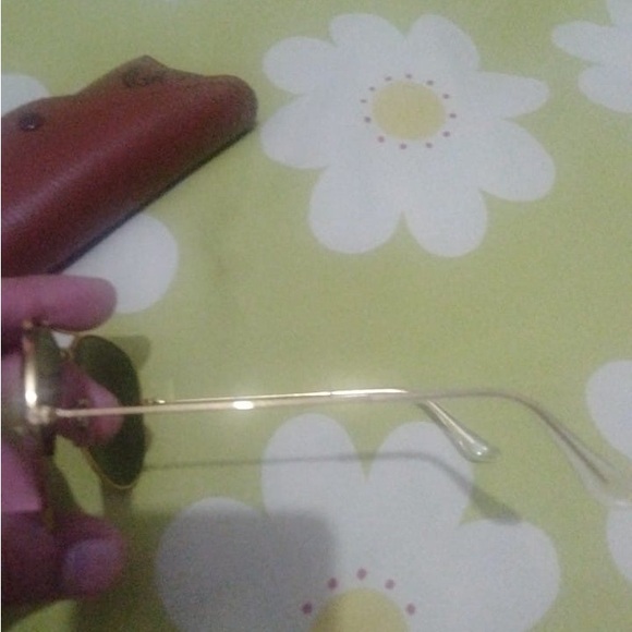 Ray-Ban shades - Picture 2 of 4